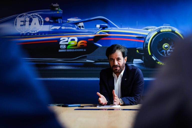 Ben Sulayem impulsa regreso de motores V8 en F1