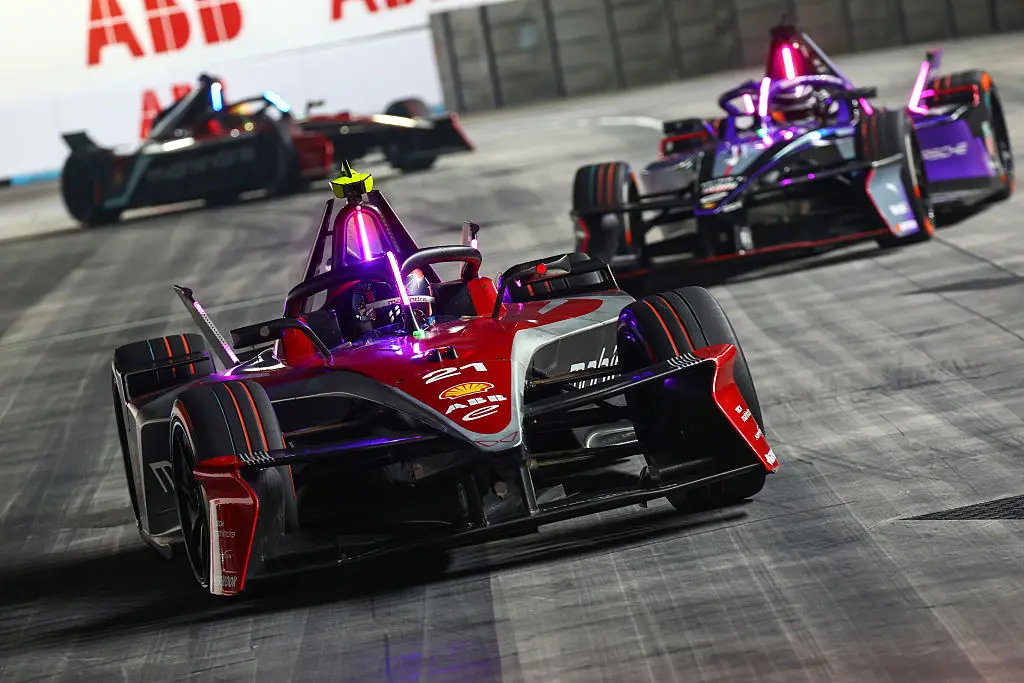 De Vries Shines in London Formula E Race