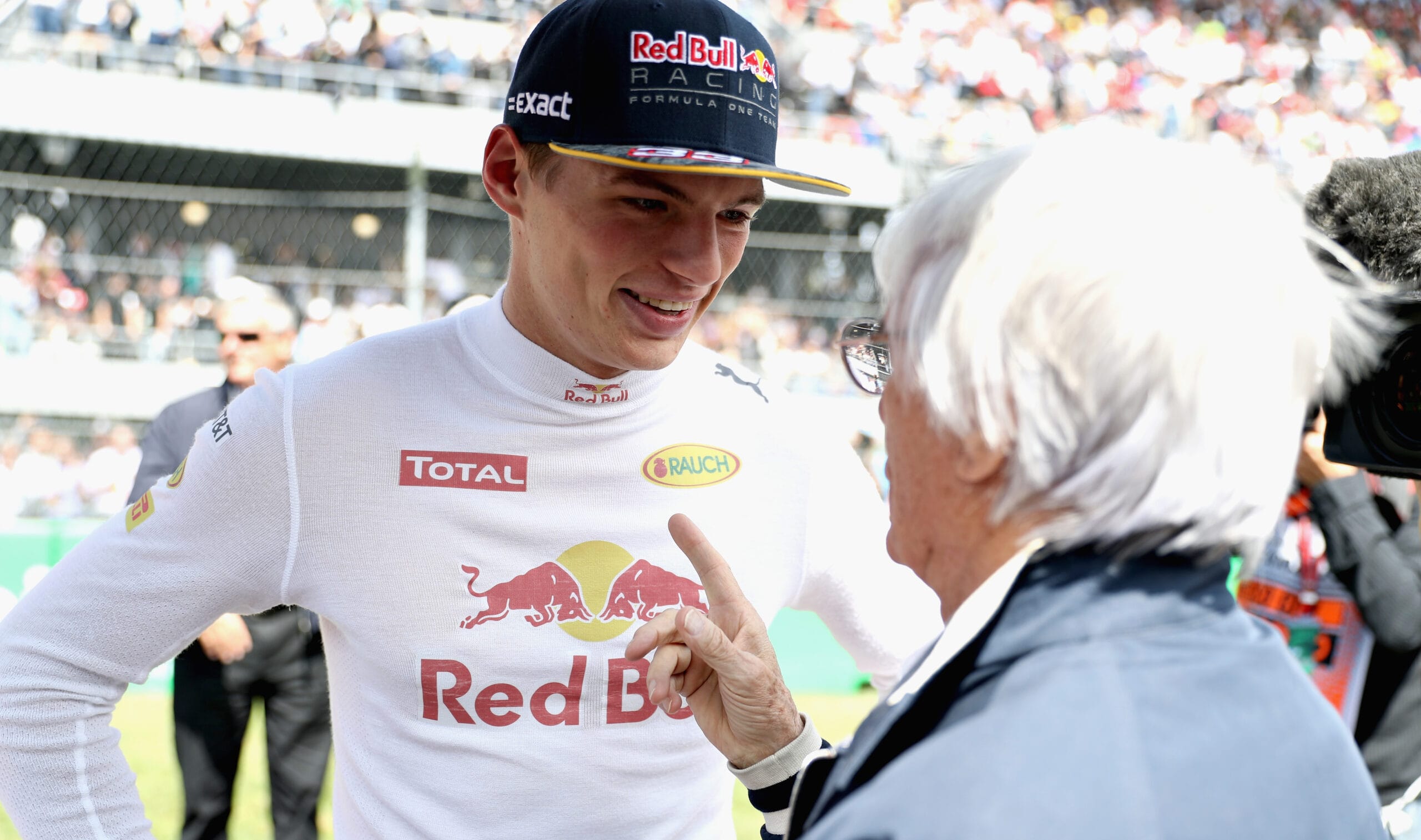 Ecclestone elogia a Verstappen como talento excepcional