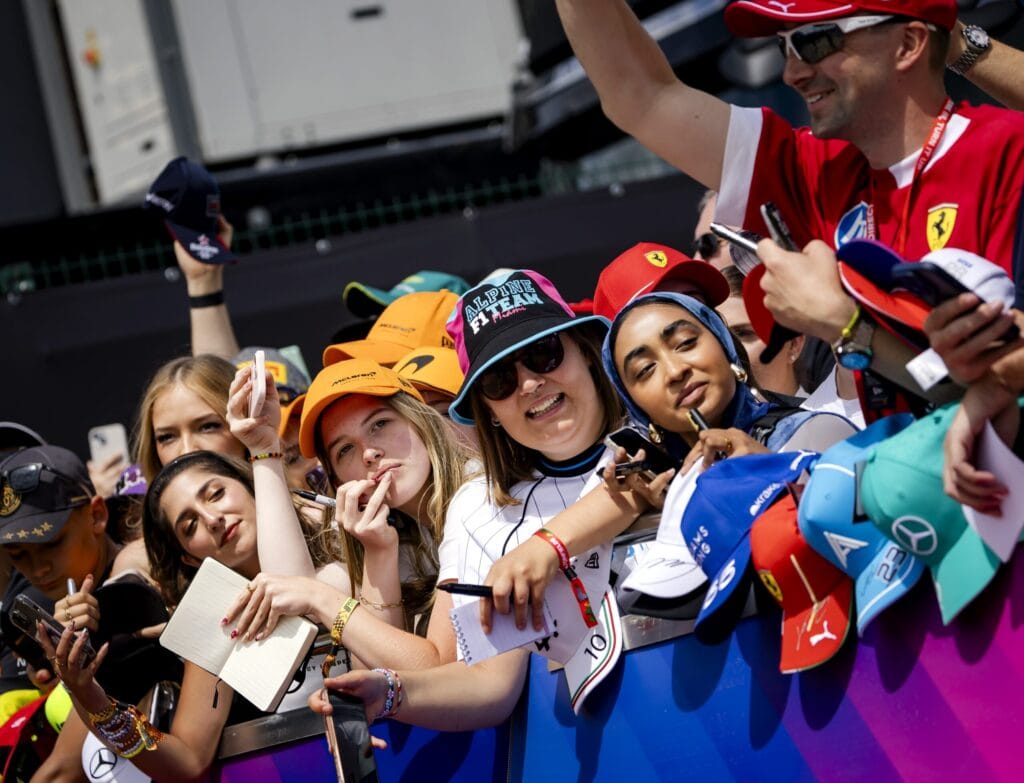 F1 Fanbase Soars to 827M with US Growth Leading Charge