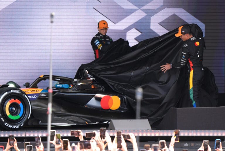McLaren revela librea cromada para el GP de Gran Bretaa