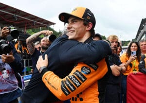 Oscar Piastri gana en Blgica y dedica triunfo a su abuelo