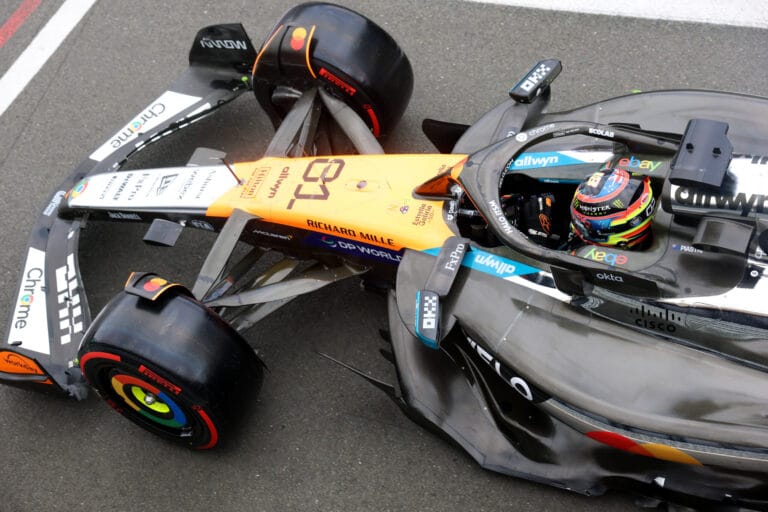 Piastri desafa a Verstappen en Silverstone desde P2