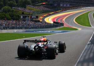 Piastri logra pole en Blgica Verstappen acecha en Spa