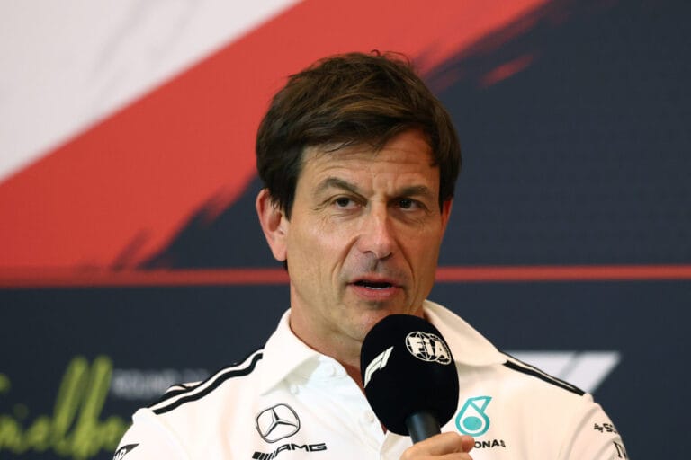 Wolff descarta rumores sobre Verstappen y Mercedes