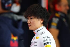 Yuki Tsunoda agradece apoyo de Helmut Marko en Red Bull