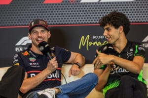 Bortoleto guiado por Alonso y Verstappen en F1