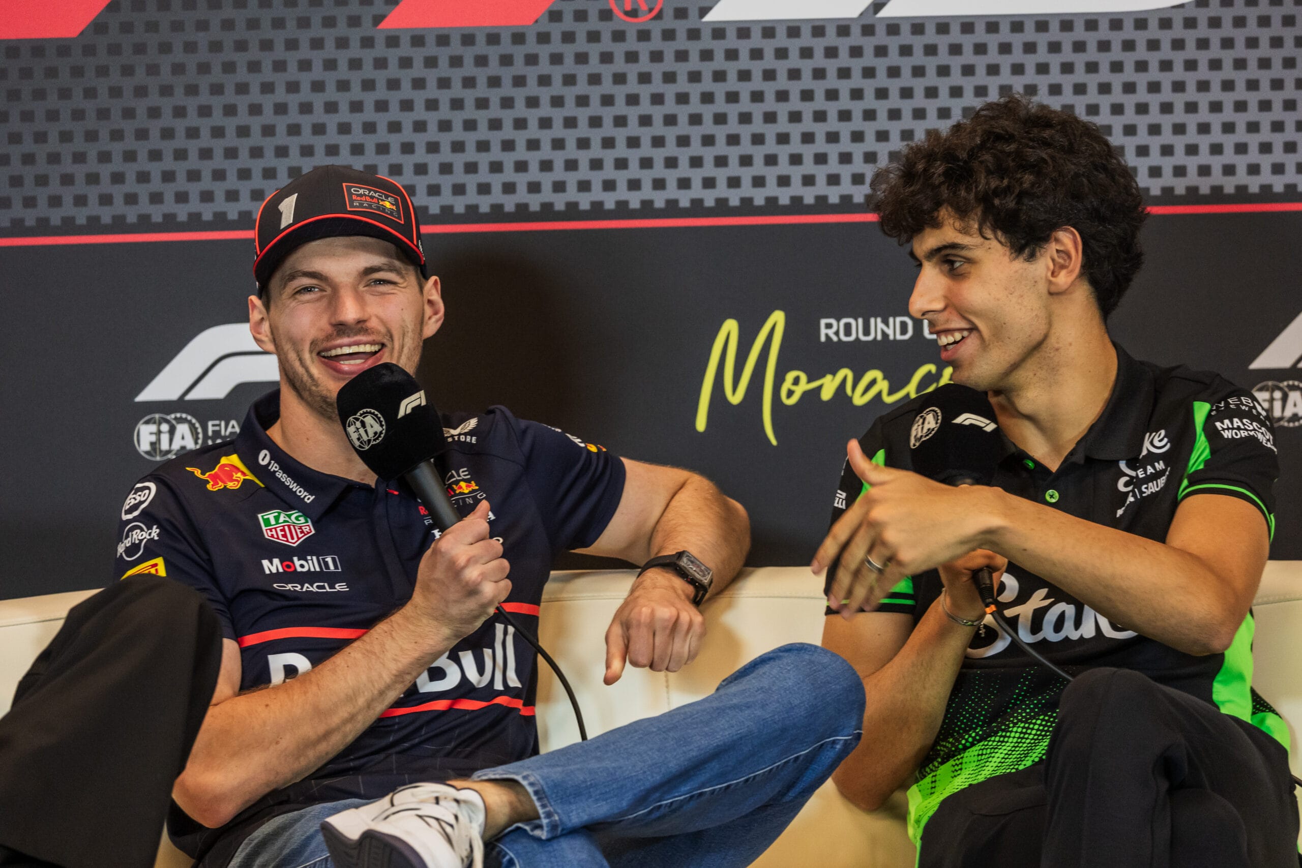 Bortoleto guiado por Alonso y Verstappen en F1