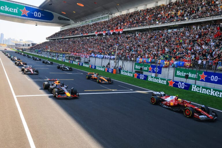 Domenicali planea ms sprints y parrillas invertidas en F1