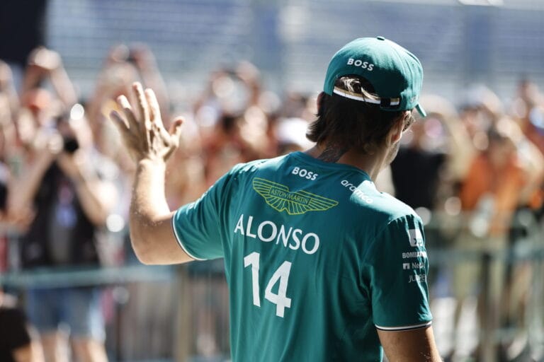 Fernando Alonso desafa percepciones de nuevos fans F1