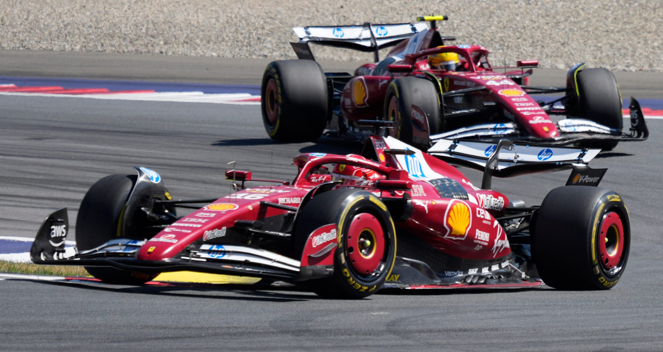 Hamilton en crisis Ferrari Montoya advierte sobre Leclerc