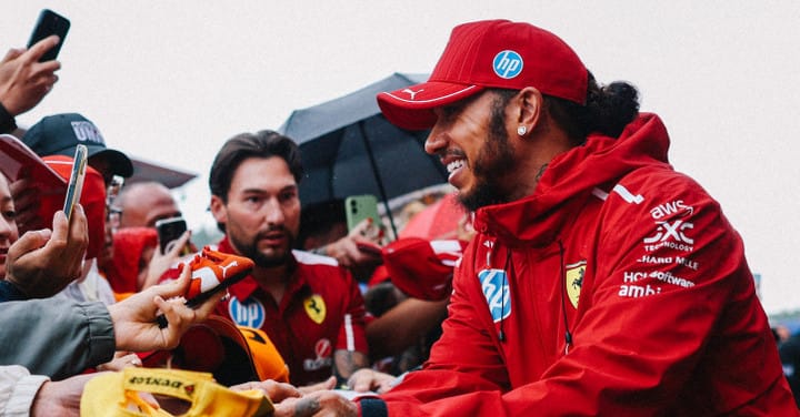 Hamilton impulsa ingresos de Ferrari sin victorias en pista