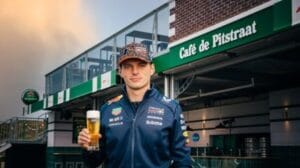 Max Verstappen inaugura caf Heineken en Zandvoort