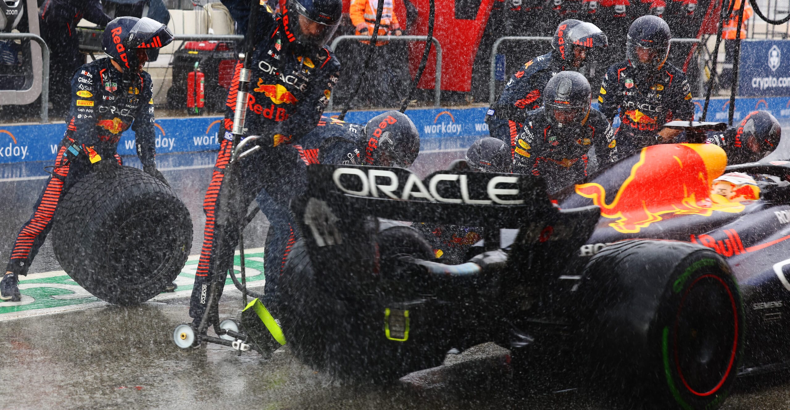 Verstappen enfrenta lluvias intensas en el GP de Zandvoort