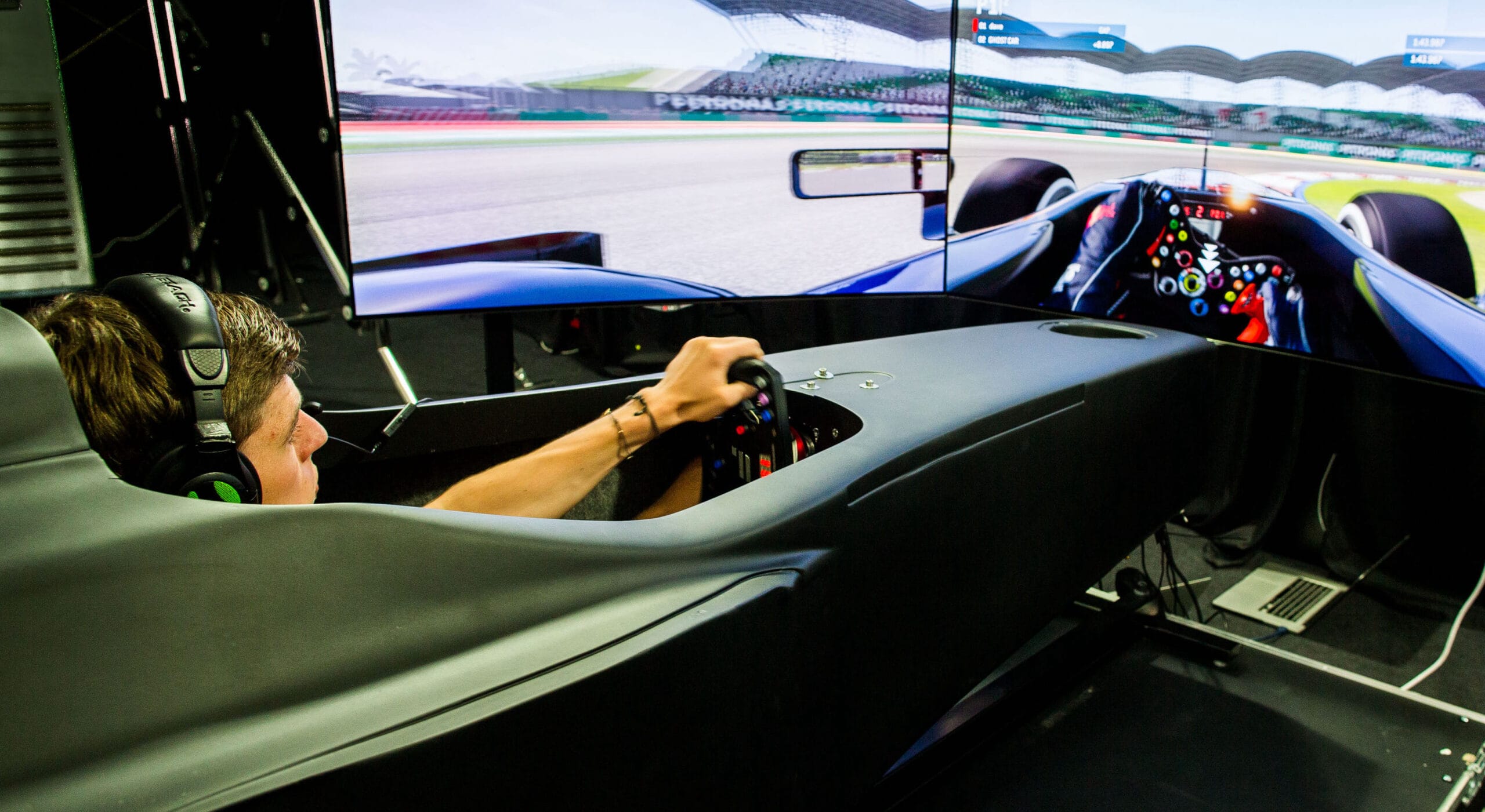 Verstappen impulsa el simracing como clave en F1