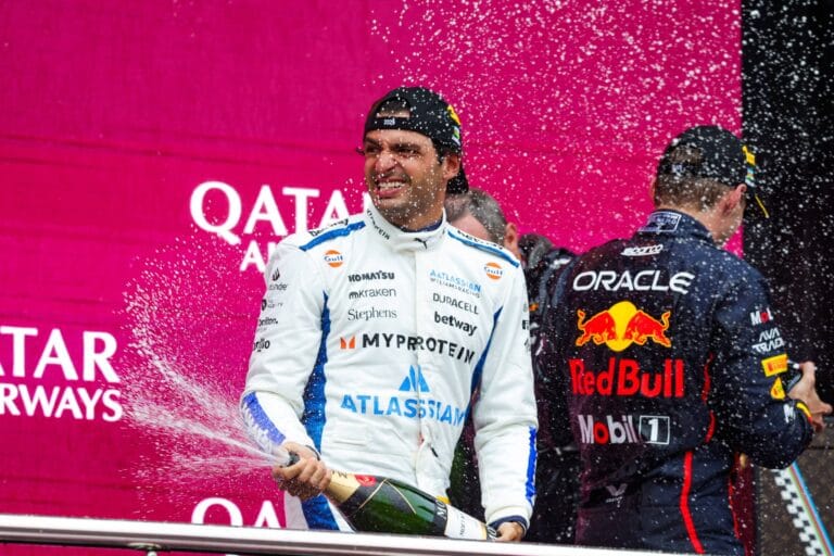 Carlos Sainz brilla en Bak con su primer podio para Williams