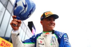 Hadjar recibe nuevo trofeo tras accidente en Zandvoort