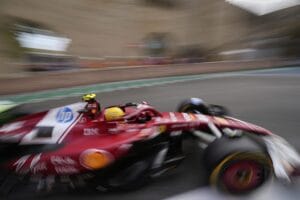 Lando Norris sufre en Bak Hamilton lidera VT2