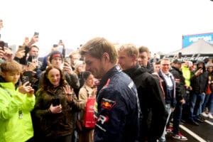 Max Verstappen debuta en Nrburgring con gran expectacin