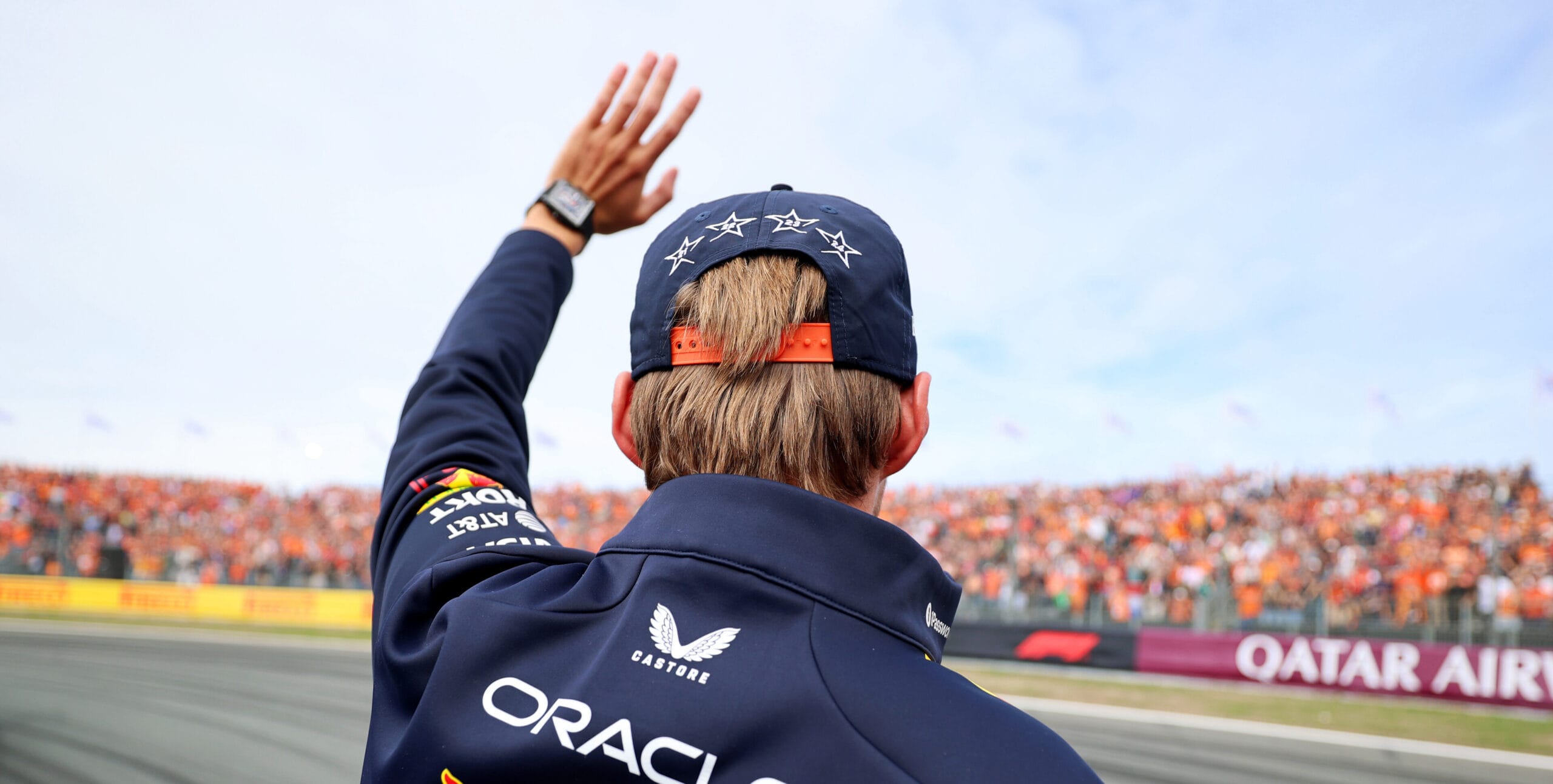 Max Verstappen subasta guantes en Zandvoort por caridad