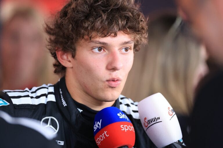 Palmer Defends Antonelli Against Unfair F1 Comparisons