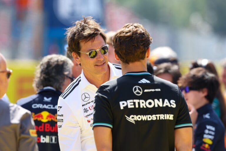 Toto Wolff duda sobre contrato a largo plazo de Russell