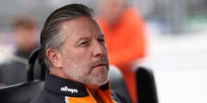 Verstappen amenaza el dominio de McLaren tras Bak