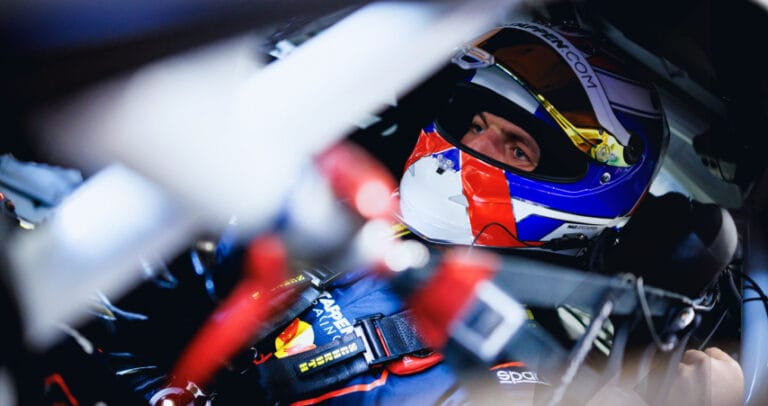 Verstappen debuta en Nrburgring con Porsche GT4