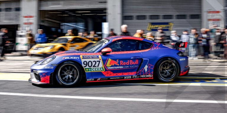 Verstappen deslumbra en Nrburgring con Porsche GT4