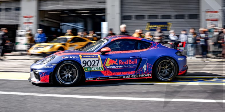 Verstappen deslumbra en Nrburgring con Porsche GT4