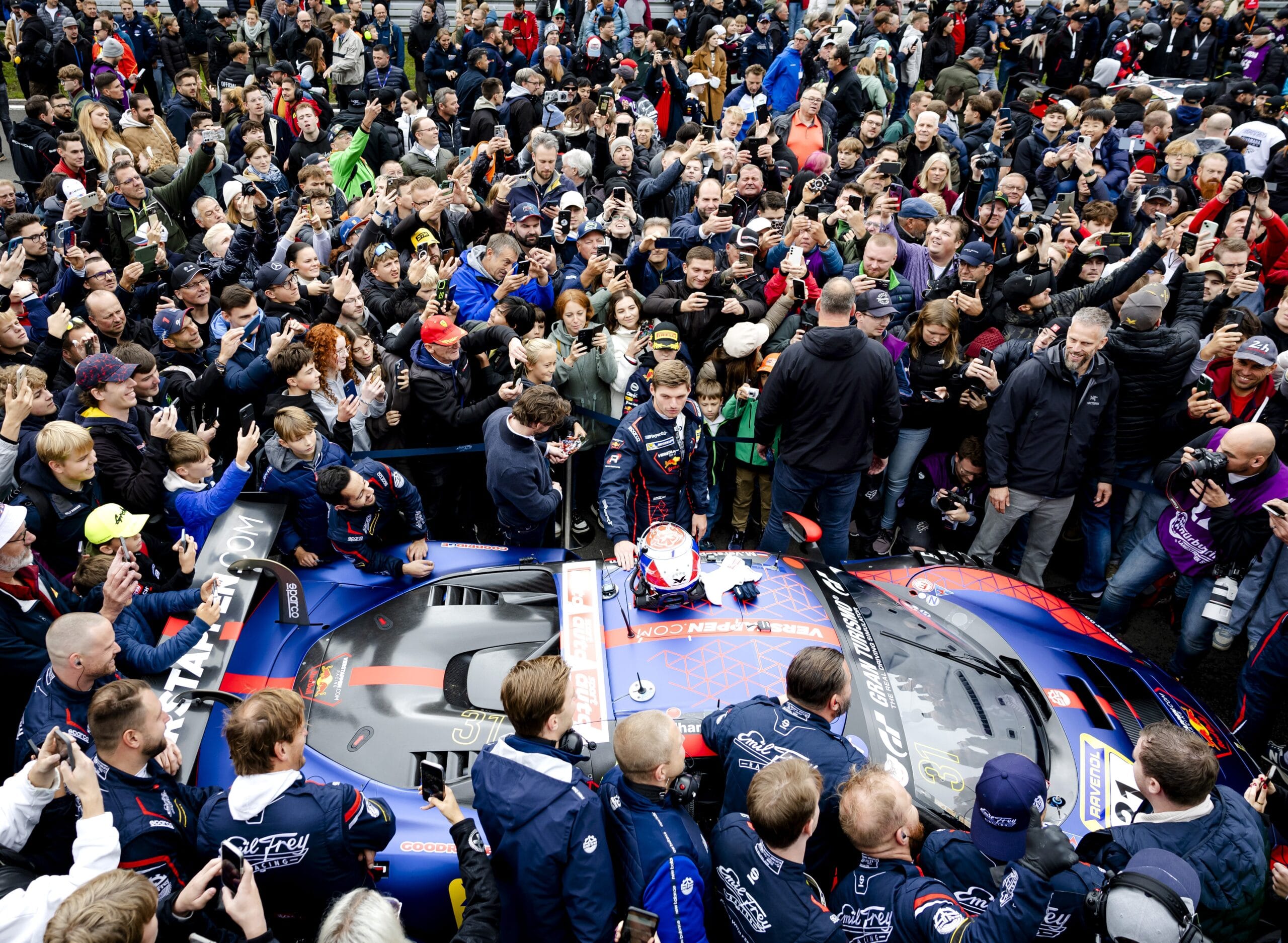 Verstappen triunfa en Nordschleife con Ferrari GT3