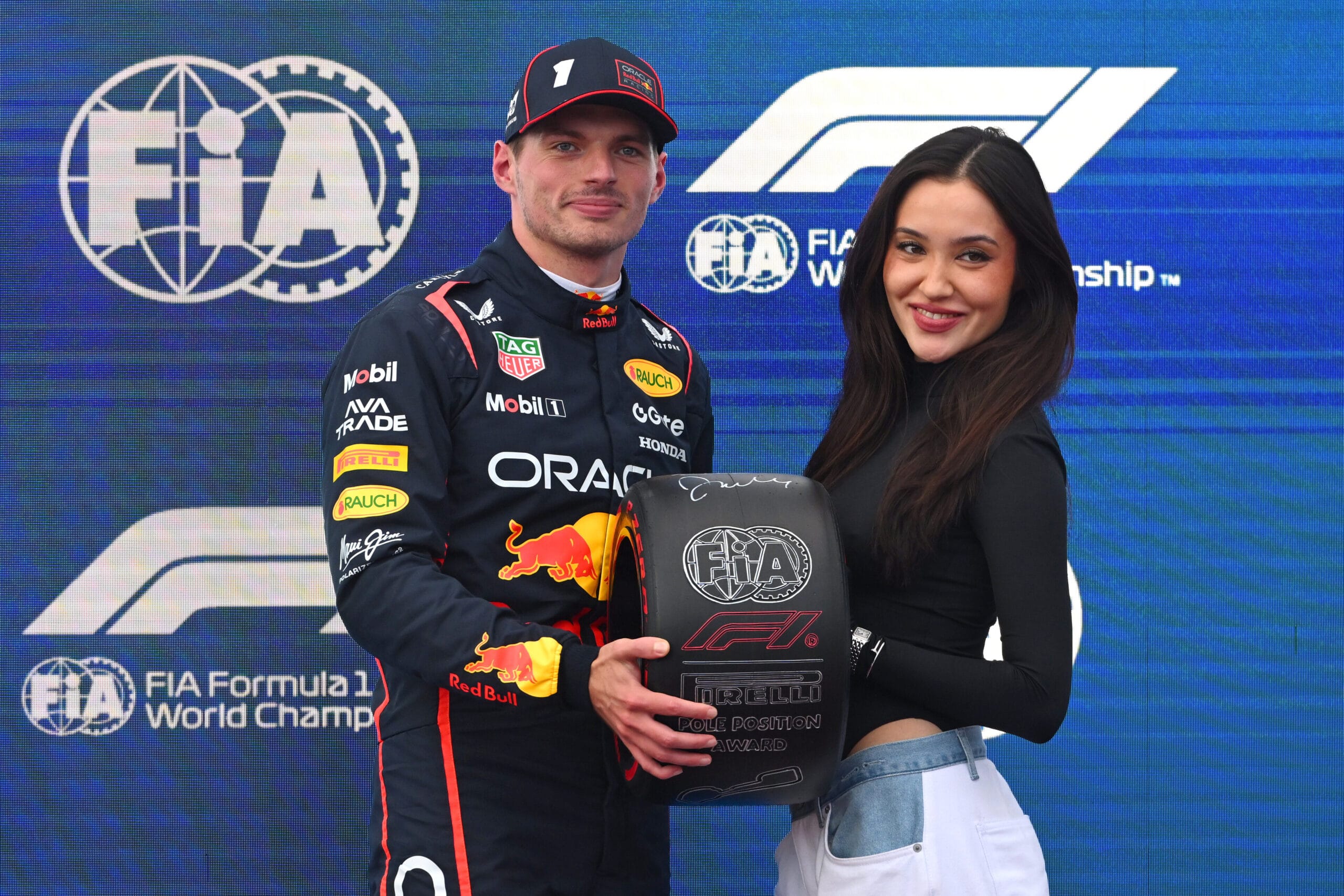 Verstappen y Sainz lideran una sorprendente parrilla en Bak