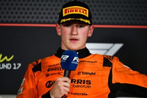 Alex Dunne no ir a Red Bull segn Helmut Marko