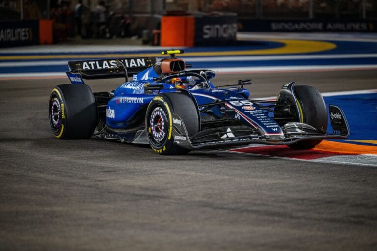 Carlos Sainz brilla en Singapur tras descalificacin