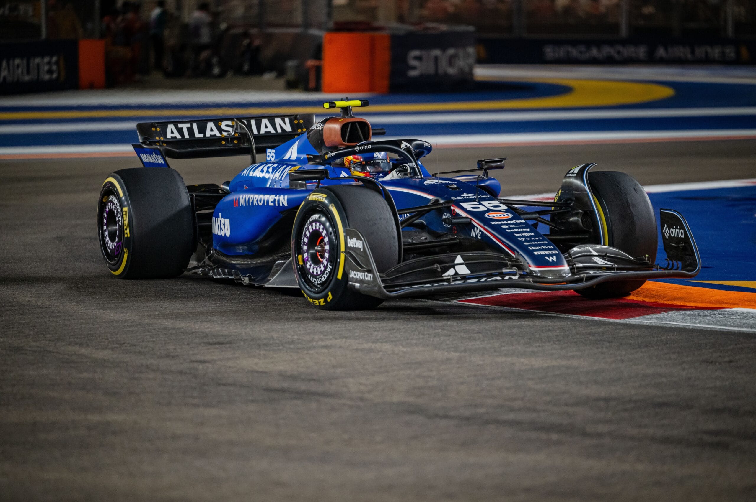 Carlos Sainz brilla en Singapur tras descalificacin