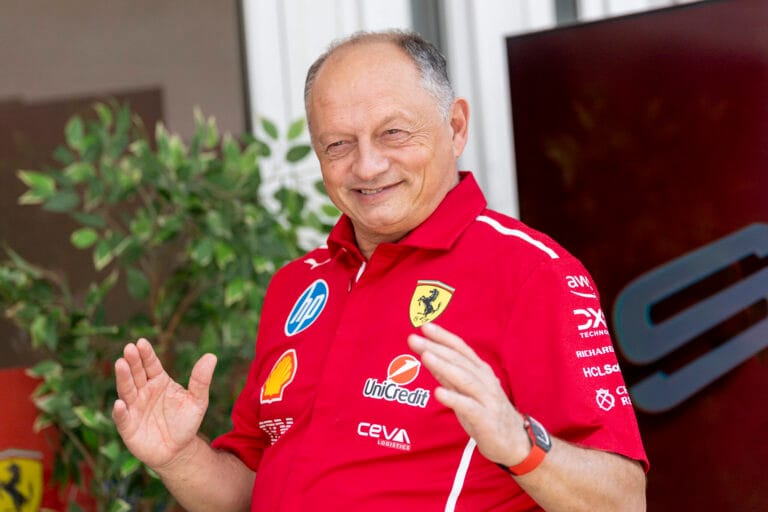 Elkann reafirma confianza en Vasseur tras rumores Ferrari