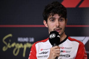 Ocon Praises Grosjean's Emotional Haas Return at Mugello