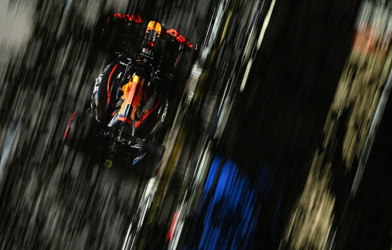 Russell sorprende con pole rcord en Singapur