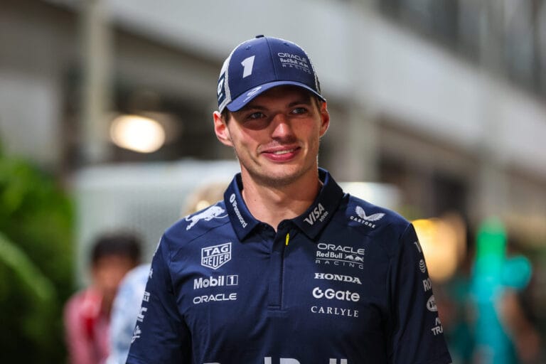 Verstappen Eyes Fifth Title Despite Piastri Lead
