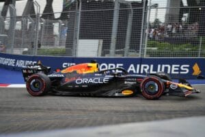 Verstappen Leads Singapore Qualifying Charge