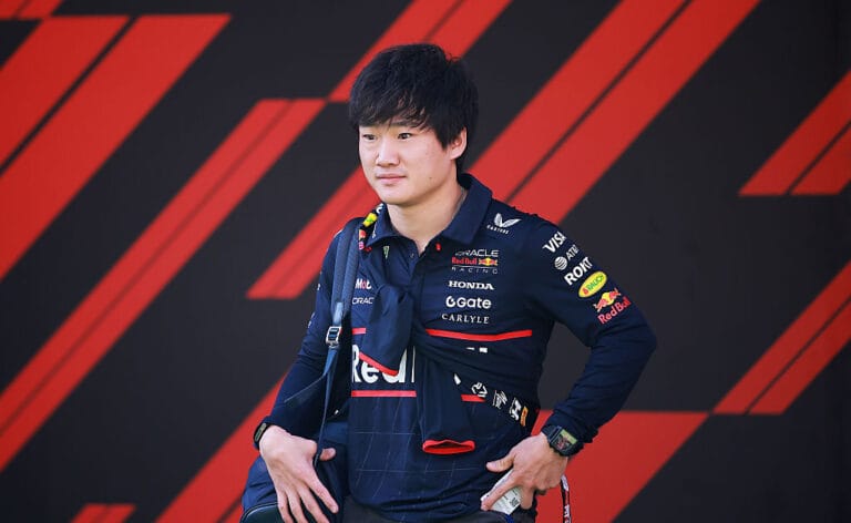 Villeneuve critica a Red Bull por proteger a Tsunoda