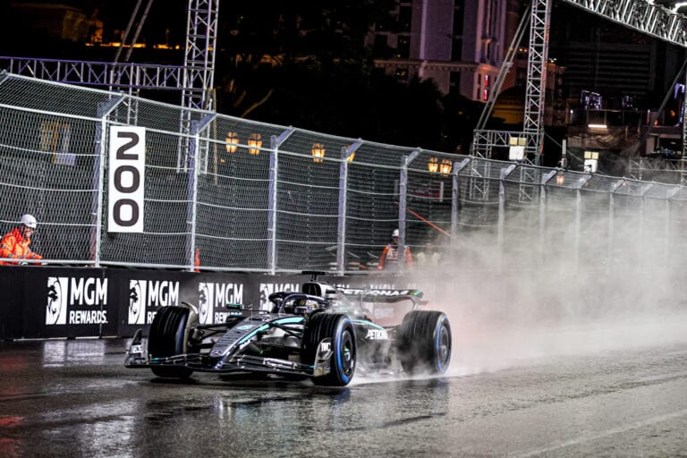 George Russell Battles Steering Woes in Vegas Qualifying