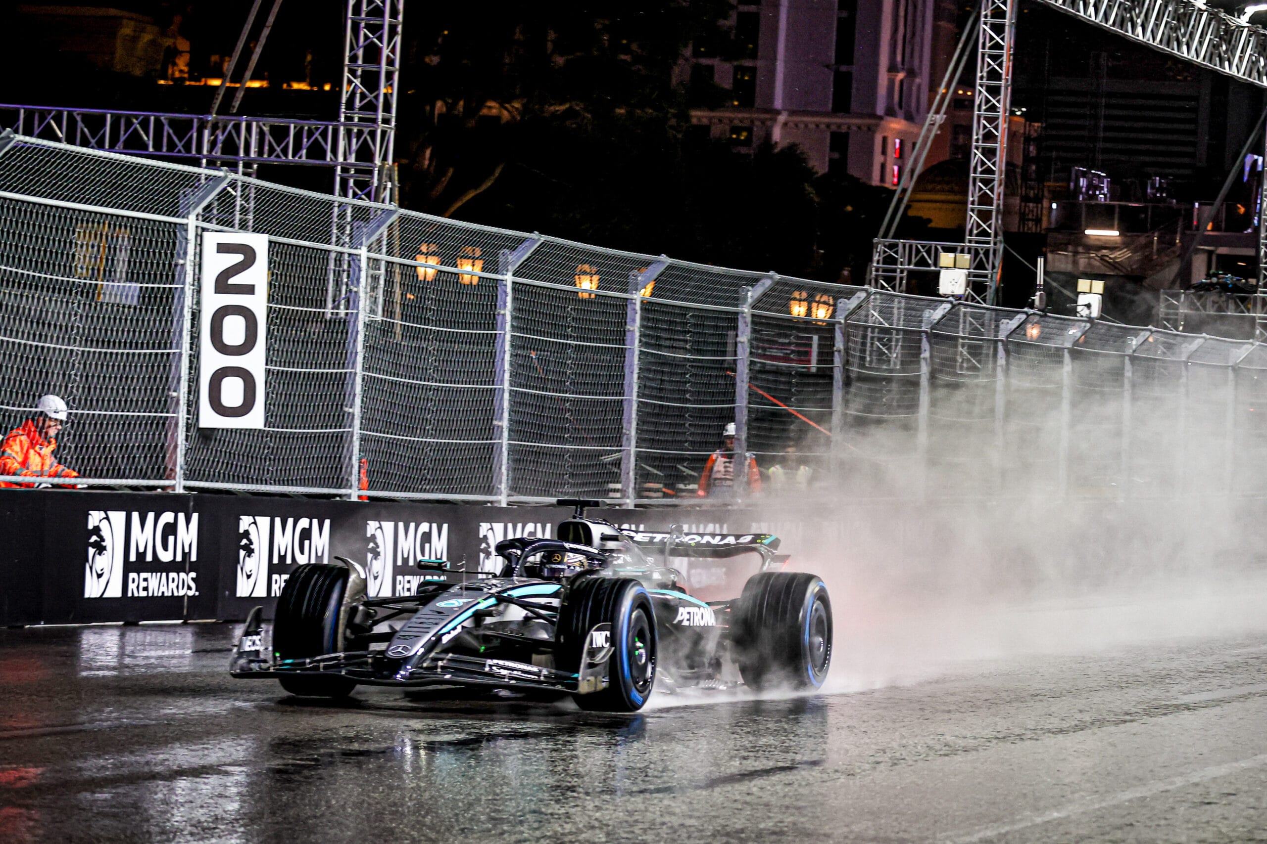 George Russell enfrenta problemas de direccin en Las Vegas