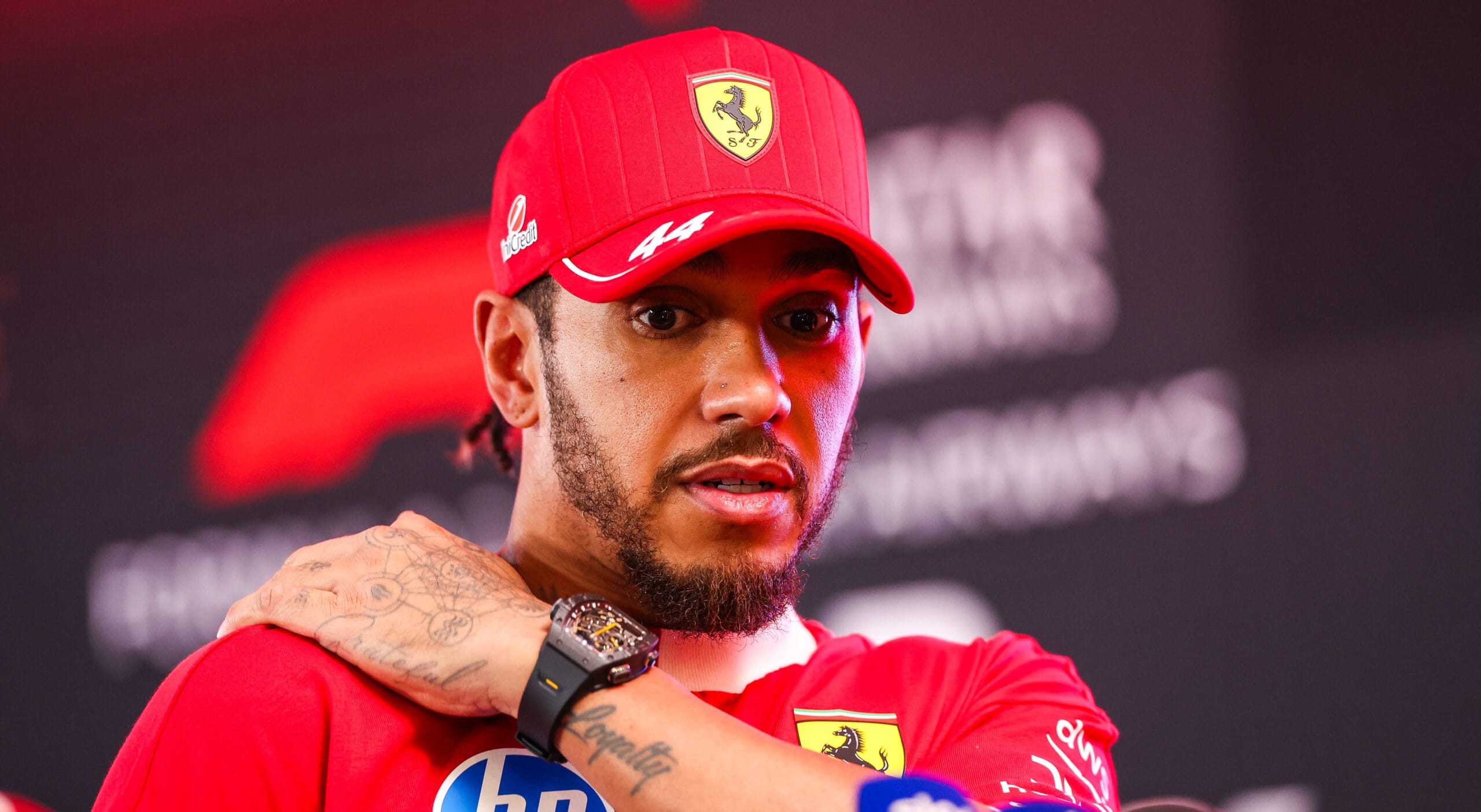 Hamilton enfoca en 2026 tras GP de Qatar desafiante