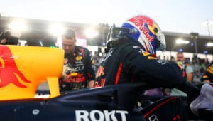 Russell advierte ventaja estratgica de Verstappen en Qatar