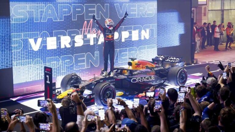 Verstappen se acerca al ttulo tras triunfo en Qatar