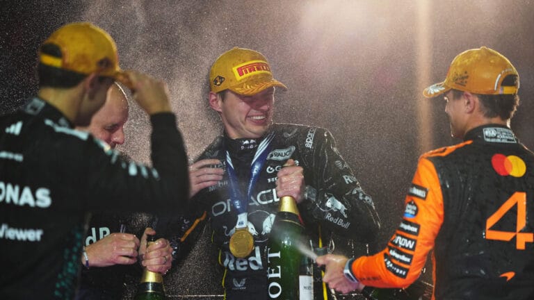 Verstappen triunfa en Las Vegas McLaren sufre descalificacin