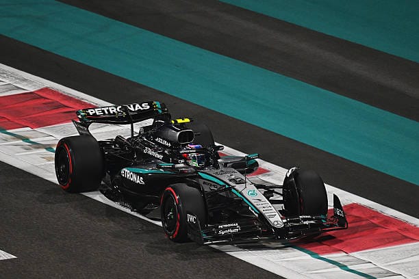 Antonelli choca con Tsunoda en el GP de Abu Dhabi