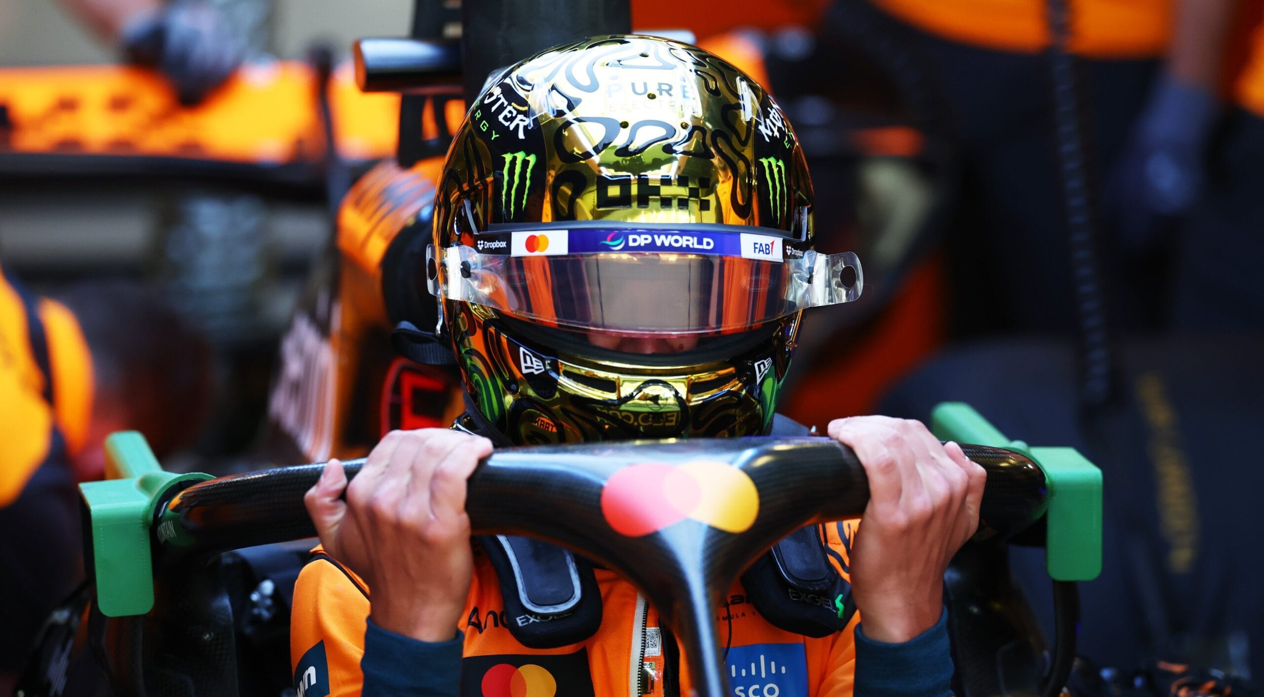 Lando Norris prueba neumticos 2026 con casco dorado