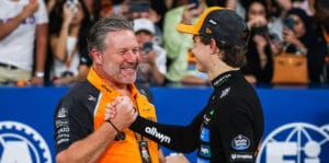 Rosberg critica a Zak Brown por trato a Piastri en McLaren